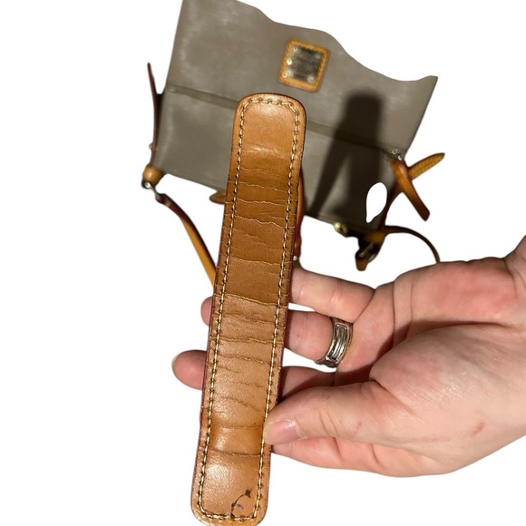 Dooney & Bourke crossbody bag | Dooney & Bourke crossbody purse - Picture 4 of 13